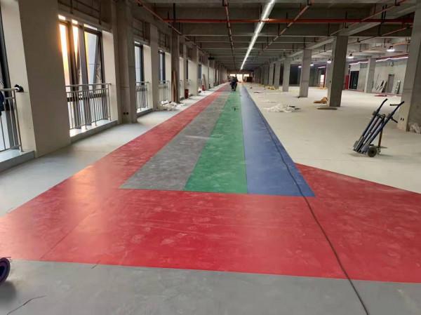 中航千山工業 鋪的地板也著實不一樣