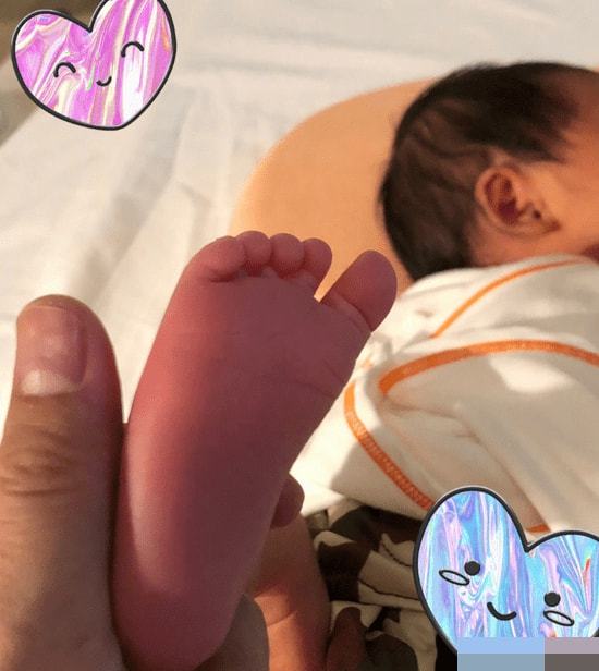 林依晨迎39歲生日 產後首曬女兒腳丫