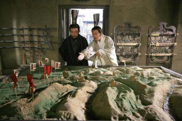 周天子貴為天下共主，為何甘心看著諸侯做大，進入春秋戰國時代？