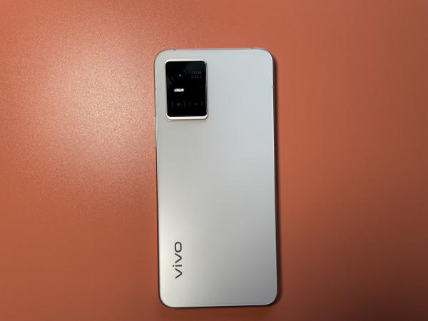 輕薄機身和1億畫素主攝 拍照和外觀全面進化的vivo S10 Pro 輕薄機身和1億畫素主攝 拍照和外觀全面進化的vivo S10 Pro