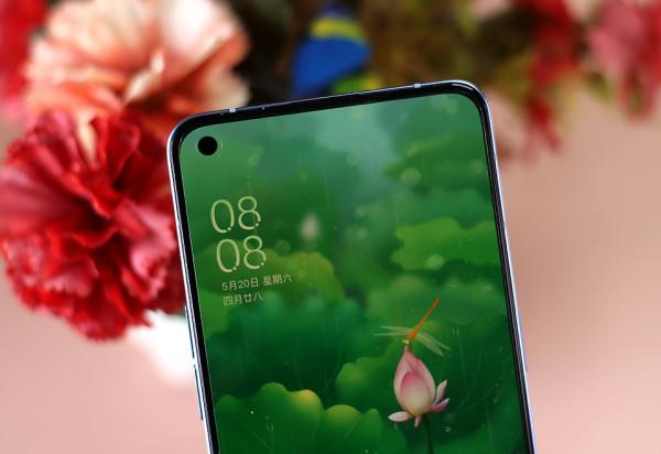 超高顏值的中端機，OPPO Reno7手機開箱