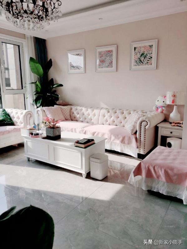 她家最頂層上下兩層的新房，很有空間感，露天陽臺做花園真羨慕