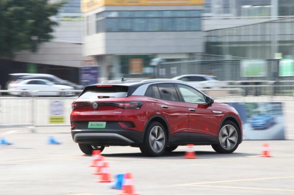 穩紮穩打的模範生，試駕一汽大眾ID&period;4 CROZZ