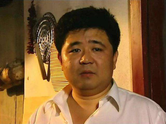 梁冠華：200斤還有女神倒追，因狄仁傑一夜爆紅，娶女導演成贏家