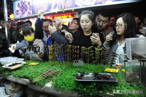 站在“食物鏈頂端”的雲南人，聽說在吃蟲這件事上，他們當仁不讓