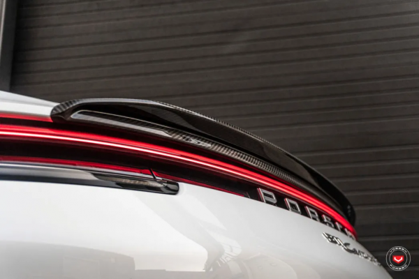 如何讓一臺保時捷911 Carrera 4S脫穎而出