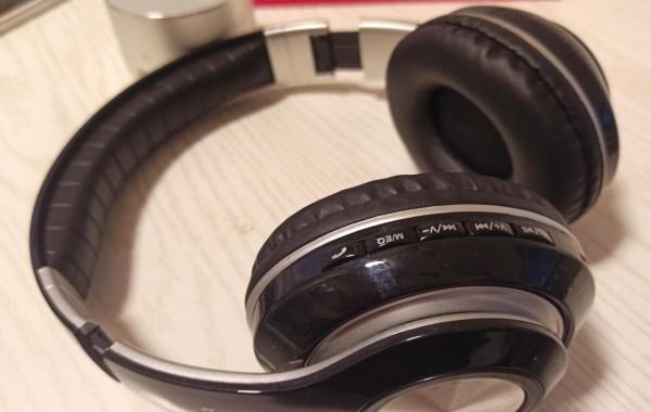 支援藍芽、有線和插卡，在2021年體驗一款國產耳機，像多功能mp3