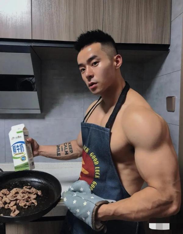 181cm高顏值教練,這畫面太優啦.... 181cm高顏值教練,這畫面太優啦....