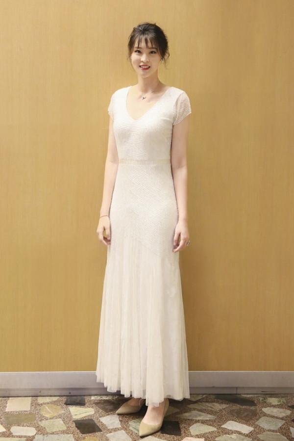 當了媽的惠若琪感覺很溫柔，穿著挺有女人味的，但卻一點也不庸俗