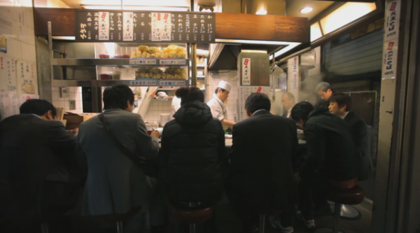 日本網咖難民:住在“天堂”活在“地獄”,日本底層的人間失格 日本網咖難民:住在“天堂”活在“地獄”,日本底層的人間失格