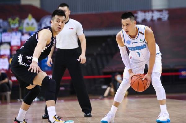 一票難求！遼寧男籃揭幕戰太火爆，郭艾倫PK林書豪，東北籃球盛宴