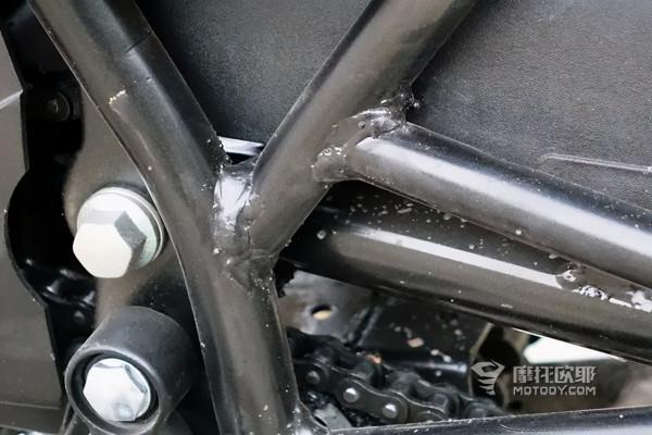 試駕報告：宗申WEEK8，萬元內配備靈魂啟動杆的輕派復古車