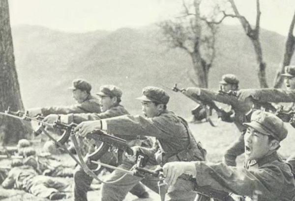 官兵比例1：2.45，平均一個軍官管兩個半兵，鄧小平：精兵，消腫