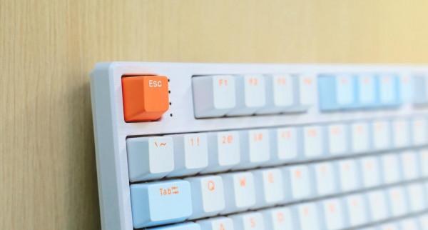 擠爆牙膏，一步到位 HELLO GANSS HS98T無線三模鍵盤