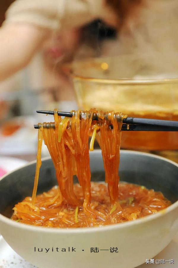 10人消費將近4000元，鮮松茸、大黃魚、羅氏蝦、私房牛肉都不錯