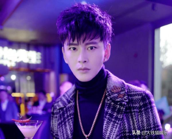 10大“海巖男郎”今昔顏值對比:有人中年成油王,有人改名又變臉 10大“海巖男郎”今昔顏值對比:有人中年成油王,有人改名又變臉