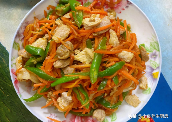 臘月到了，常給孩子吃這菜，有葷有素，好吃還不貴，對視力有好處