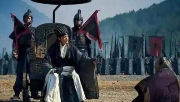 諸葛亮明明能獨立行走,為何總是坐輪椅?這正是他聰明之處 諸葛亮明明能獨立行走,為何總是坐輪椅?這正是他聰明之處