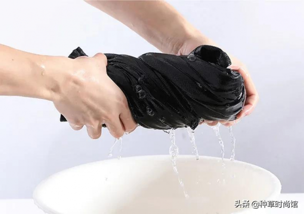 入冬流行的褲子,拜託你買這條,好看到炸 入冬流行的褲子,拜託你買這條,好看到炸