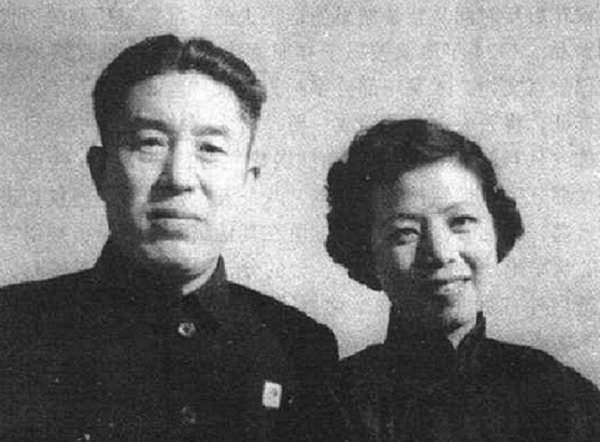 1954年毛主席宴請鄭洞國，鄭洞國遲到，毛主席：你的名字很響亮嘛