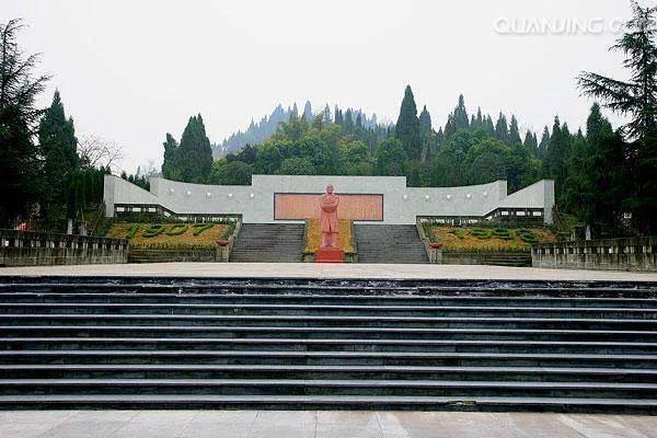 毛主席號召火葬，許世友為何不願意？眾多領導人為何選擇撒放骨灰