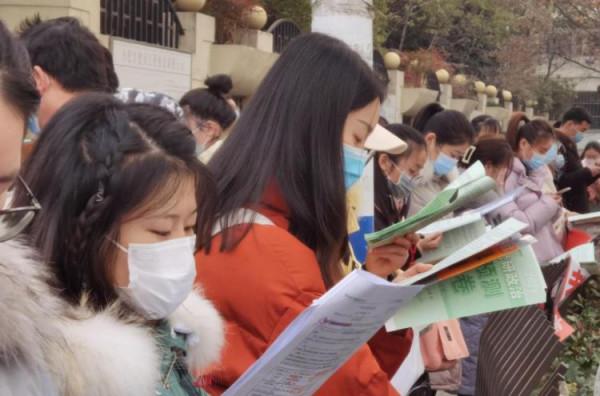 二戰考研生為何保留應屆生身份，輔導員說出原因，考生要儘早知道