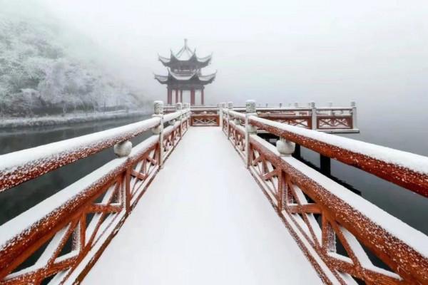 賞美圖，&OpenCurlyDoubleQuote;雲&rdquo;遊雙牌陽明山