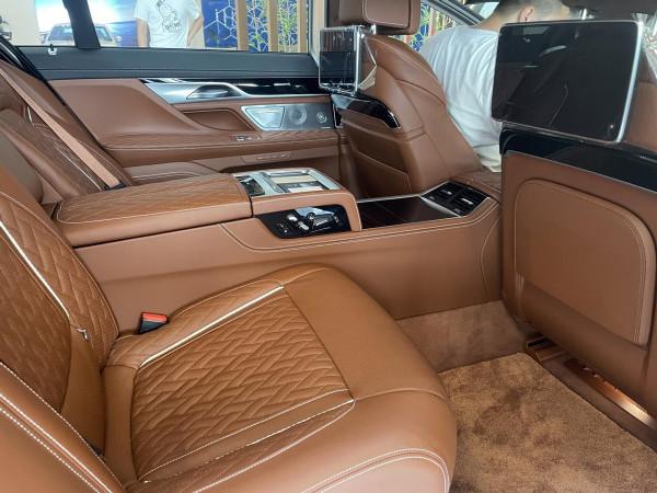 4座+V12才叫真豪華!寶馬7繫到店實拍,S級都黯然失色? 4座+V12才叫真豪華!寶馬7繫到店實拍,S級都黯然失色?