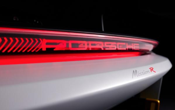 F1賽車黑科技DRS第一次被用於量產車Porsche Mission R F1賽車黑科技DRS第一次被用於量產車Porsche Mission R