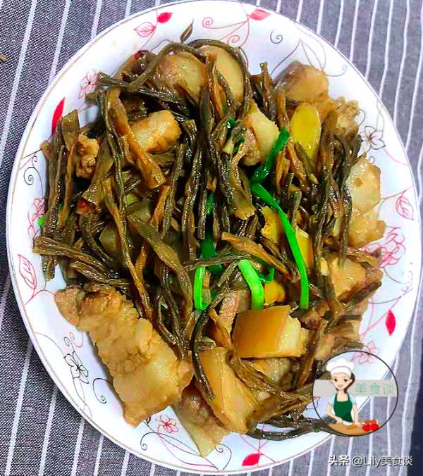 夏天這蔬菜多買點,曬乾囤起來,泡一泡,切段燜五花肉,越嚼越香 夏天這蔬菜多買點,曬乾囤起來,泡一泡,切段燜五花肉,越嚼越香