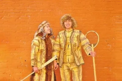 走了80個地方，拍了56個民族的結婚照：“90後”小夫妻辭職搭車去結婚