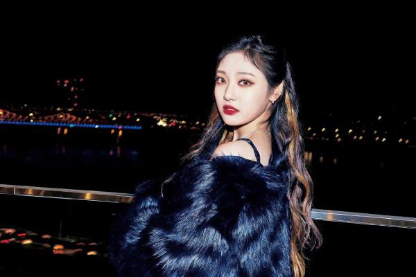 SM公司第一個華人女主唱,14歲榮登央視獻唱,出道獲得年度新人獎 SM公司第一個華人女主唱,14歲榮登央視獻唱,出道獲得年度新人獎