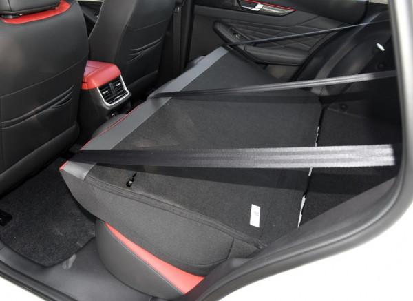 反覆思考，東風風神奕炫MAX選中配就行，動力強，省油，安全舒適