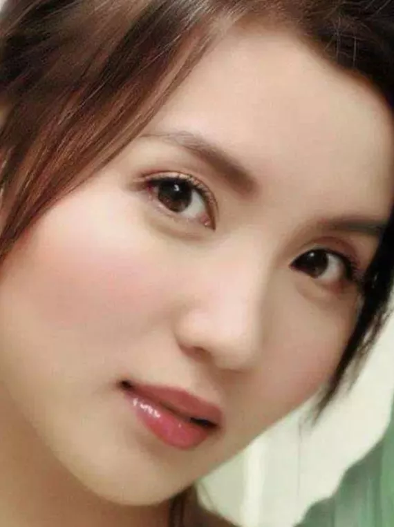 “萬人迷”陳好:優雅美麗嫵媚動人高畫質寫真集(1) “萬人迷”陳好:優雅美麗嫵媚動人高畫質寫真集(1)