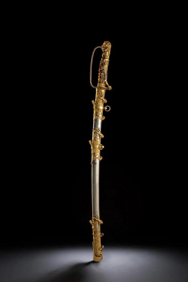 馮國璋的佩刀、存世僅一枚的大清金幣，這場錢幣金銀器拍賣太拼了