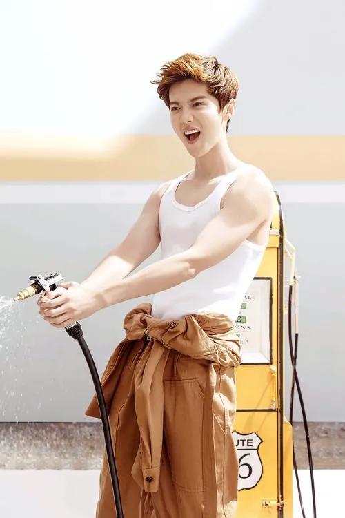 鹿晗～潔身自好，陽光帥氣