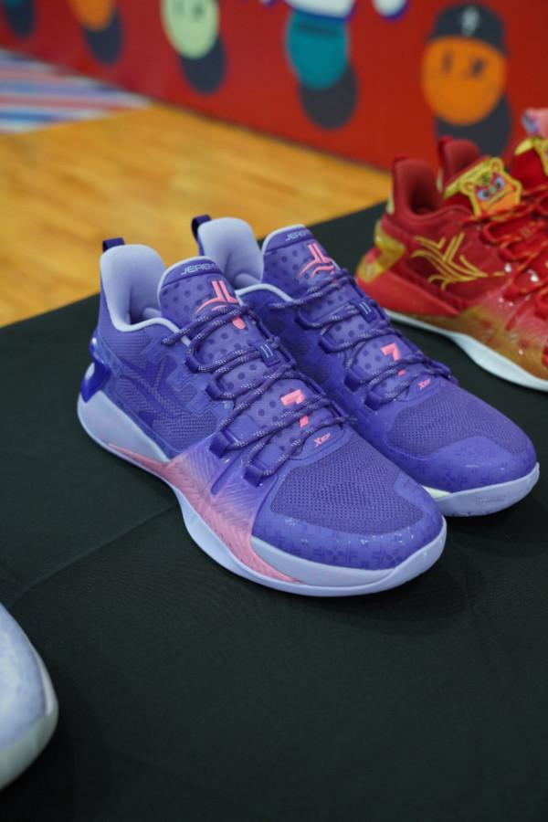 特步讓人驚喜!多款球鞋曝光,設計線上科技拉滿,可對標李寧了? 特步讓人驚喜!多款球鞋曝光,設計線上科技拉滿,可對標李寧了?