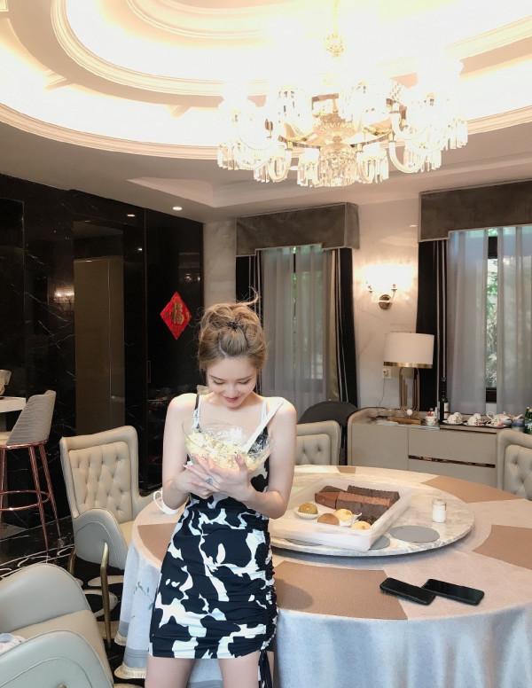 周揚青獨居北京獨棟豪宅,室內裝修似宮殿,每一處都是高檔配置 周揚青獨居北京獨棟豪宅,室內裝修似宮殿,每一處都是高檔配置