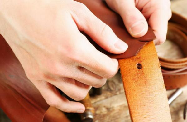 農村集市25元1根的現切牛皮帶，是真牛皮的？為何還如此受歡迎？