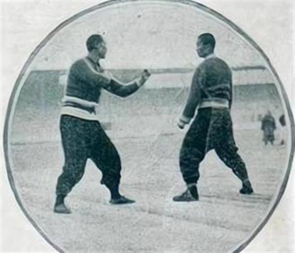 92年前杭州武術大賽:江湖上赫赫有名的高手,被一個學生踢下臺 92年前杭州武術大賽:江湖上赫赫有名的高手,被一個學生踢下臺