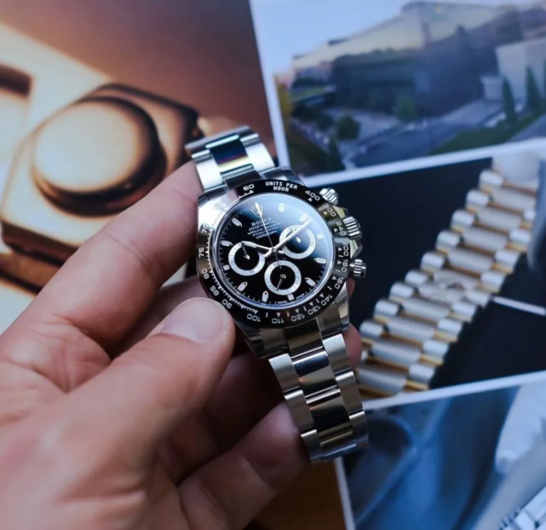 開寶馬還是戴綠勞，為什麼成功男士總會先買表後買車