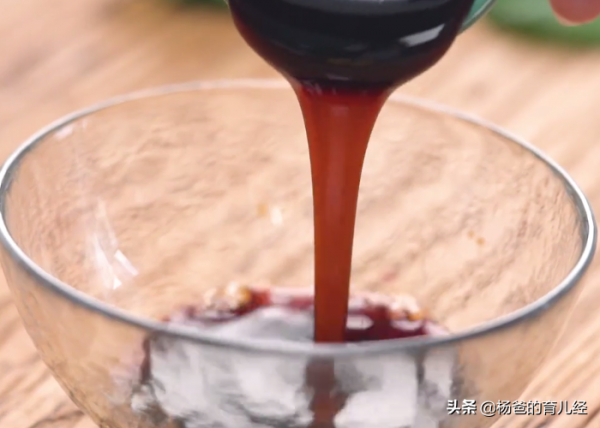 五花肉這樣吃太美味,搭配芹菜和豆腐,營養又解饞,孩子特愛吃 五花肉這樣吃太美味,搭配芹菜和豆腐,營養又解饞,孩子特愛吃