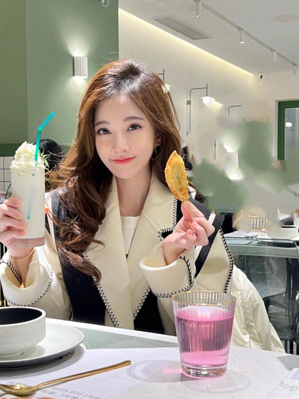 明星冬至吃什麼？肖戰王源均吃餃子，熱巴和馮提莫也吃餃子營業