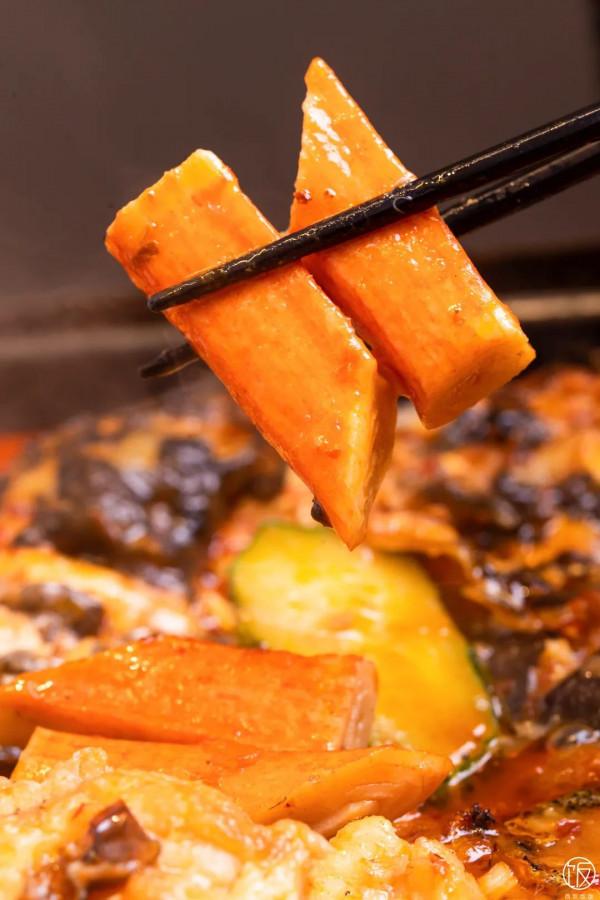 探魚新爆款「冬陰功烤魚」來了，一整個泰爽辣