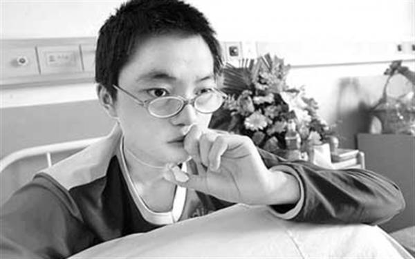 13歲少年從昆明扒飛機到重慶，高空飛行1.5小時，後來咋樣了？