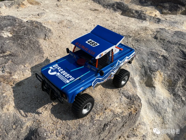 百變動力推出首款微型雙缸四衝程發動機遙控汽車模型