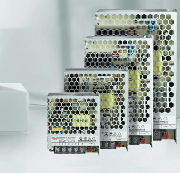 當用電筆測量裝置外殼帶電，如何判斷是漏電、靜電、感應電