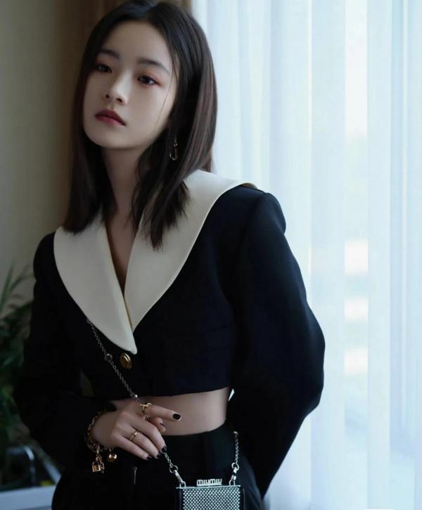 都說姜泥醜，可是小姐姐的現代裝好美呀