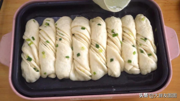 生煎花捲最實用的方子,在家做沒難度,一次發酵,暄軟鹹香 生煎花捲最實用的方子,在家做沒難度,一次發酵,暄軟鹹香