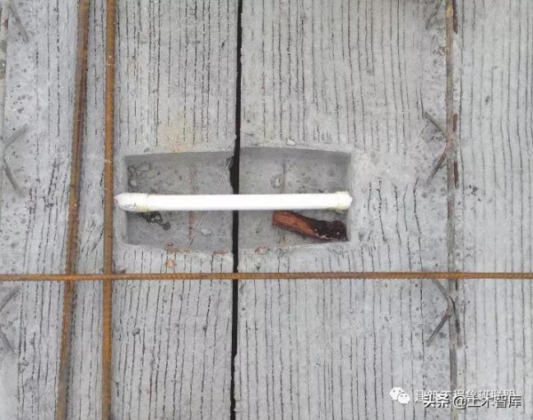 土建採用鋁模、裝配式施工時，機電如何配合預埋？
